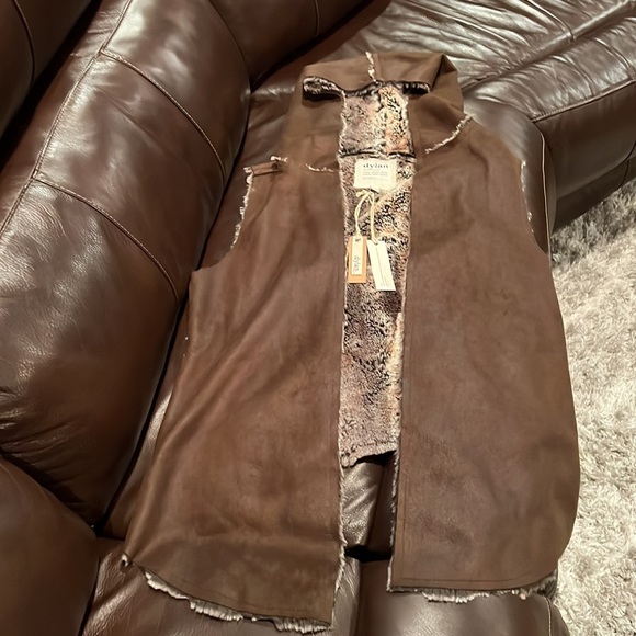 NWT Dylan/True Grit brown vintage fur reversible vest with hood size L - Picture 6 of 6